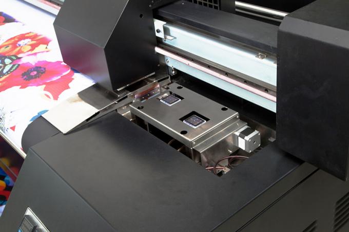 Wysoka rozdzielczość cyfrowej maszyny tekstylnej do druku sublimacyjnego Ciągłe zasilanie atramentem 1