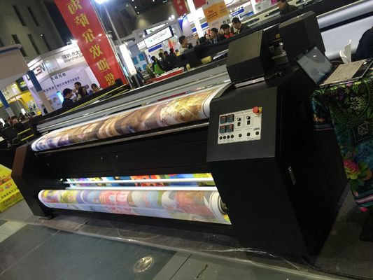 Automatyczna drukarka do odzieży tekstylnej do drukarek flagowych / kurtyn