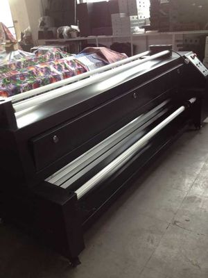 Cyfrowa maszyna do sublimacji o szerokości 1,8 m, aby uzyskać kolorowy obraz